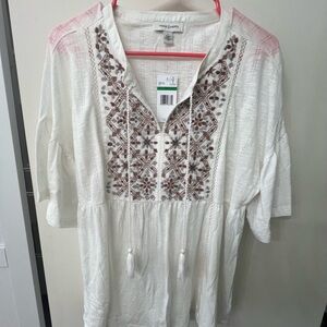 Women's Embroidered White Top by vintage America